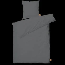 JUNA Cube Sengetøy 150x210 cm mørk grå SE