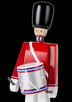 Kay Bojesen Tivoli Trommeslager liten rød/hvit - Kjøp her